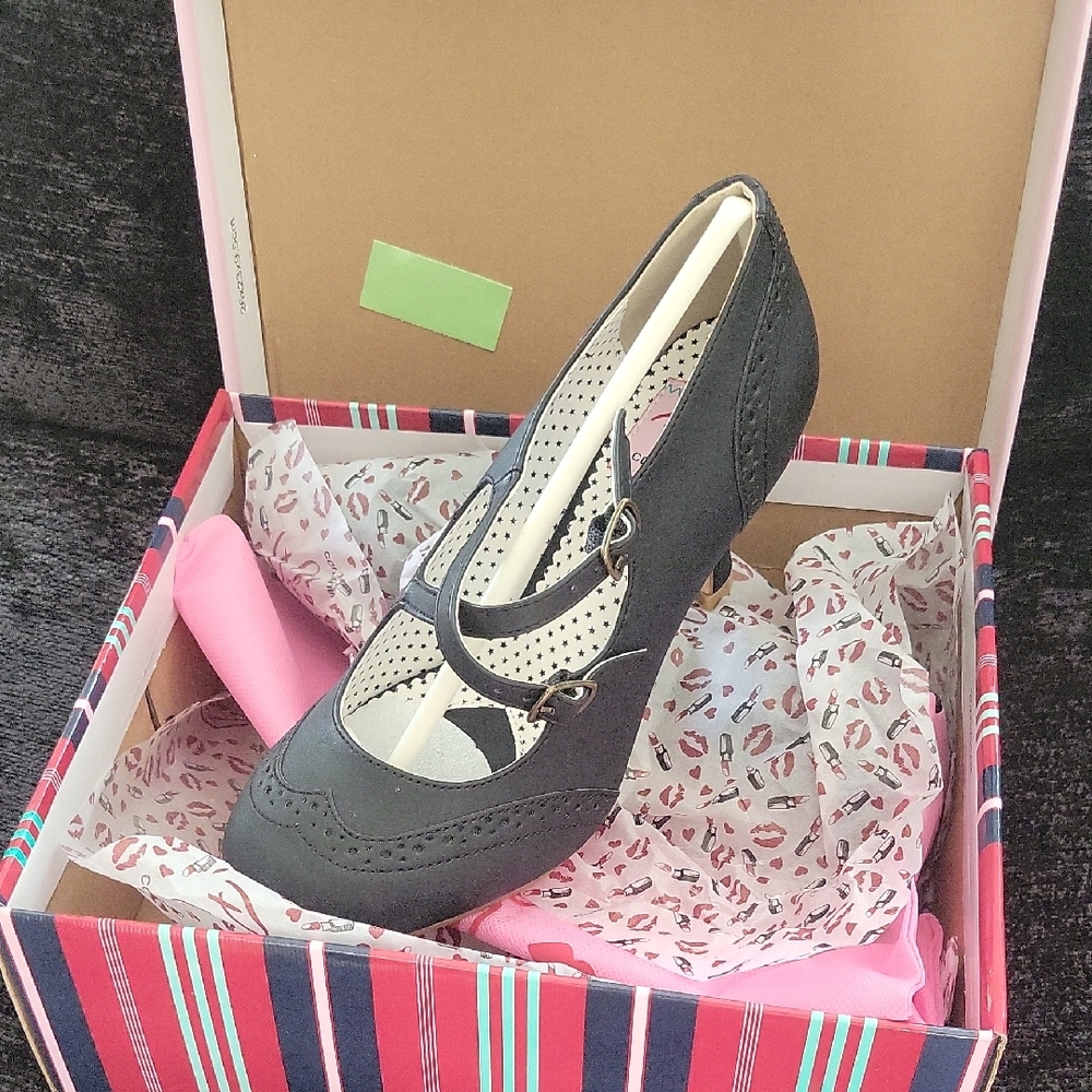 Unique Vintage Elegant Black Women's Shoes